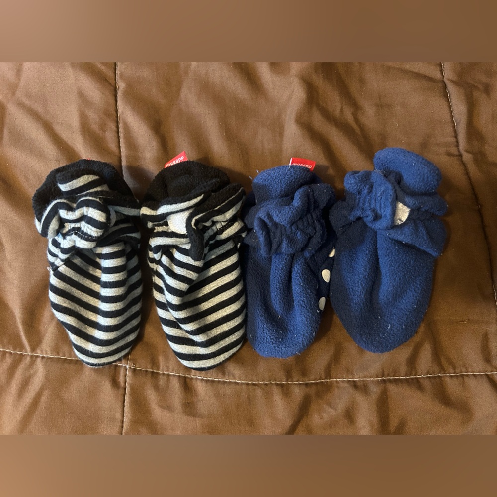 3-6 months two pairs hook-loop baby slippers